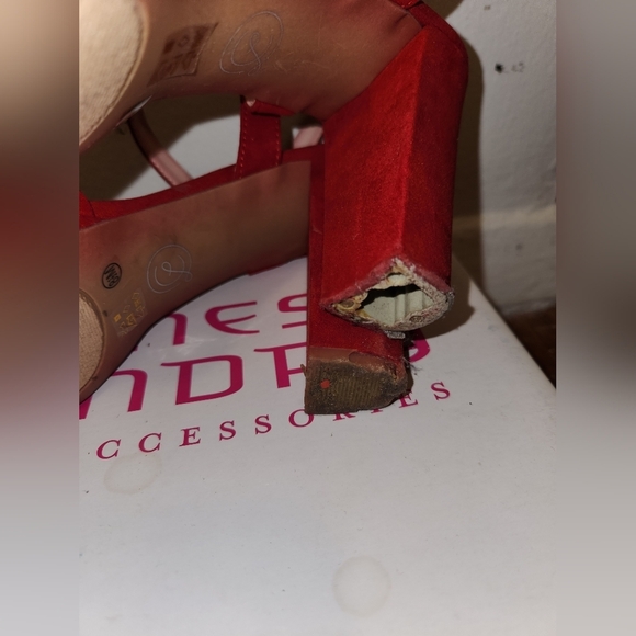 Women's RED Chinese Laundry High heel shoes, size 8.5M - Picture 2 of 9